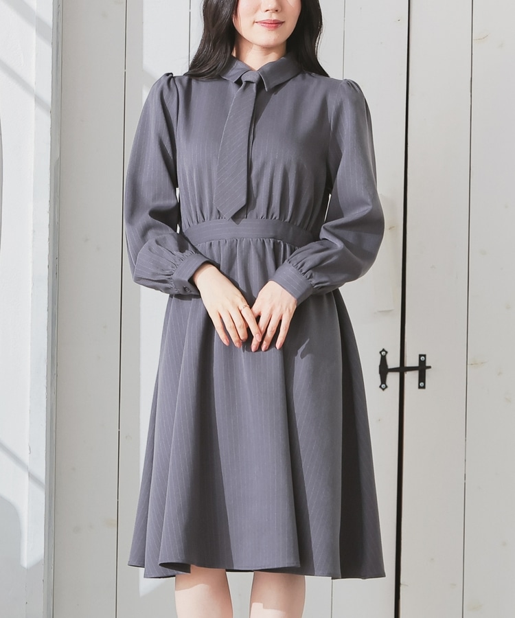 ネクタイ付ワンピース