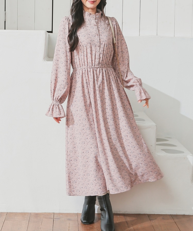 フリルネックワンピース