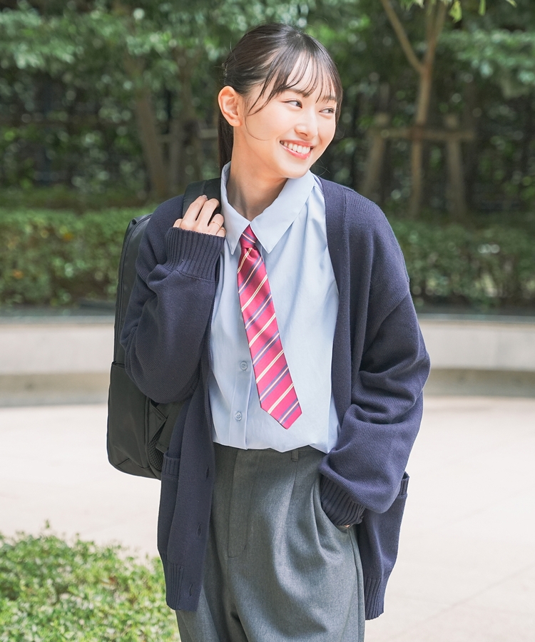 Vネックカーディガン